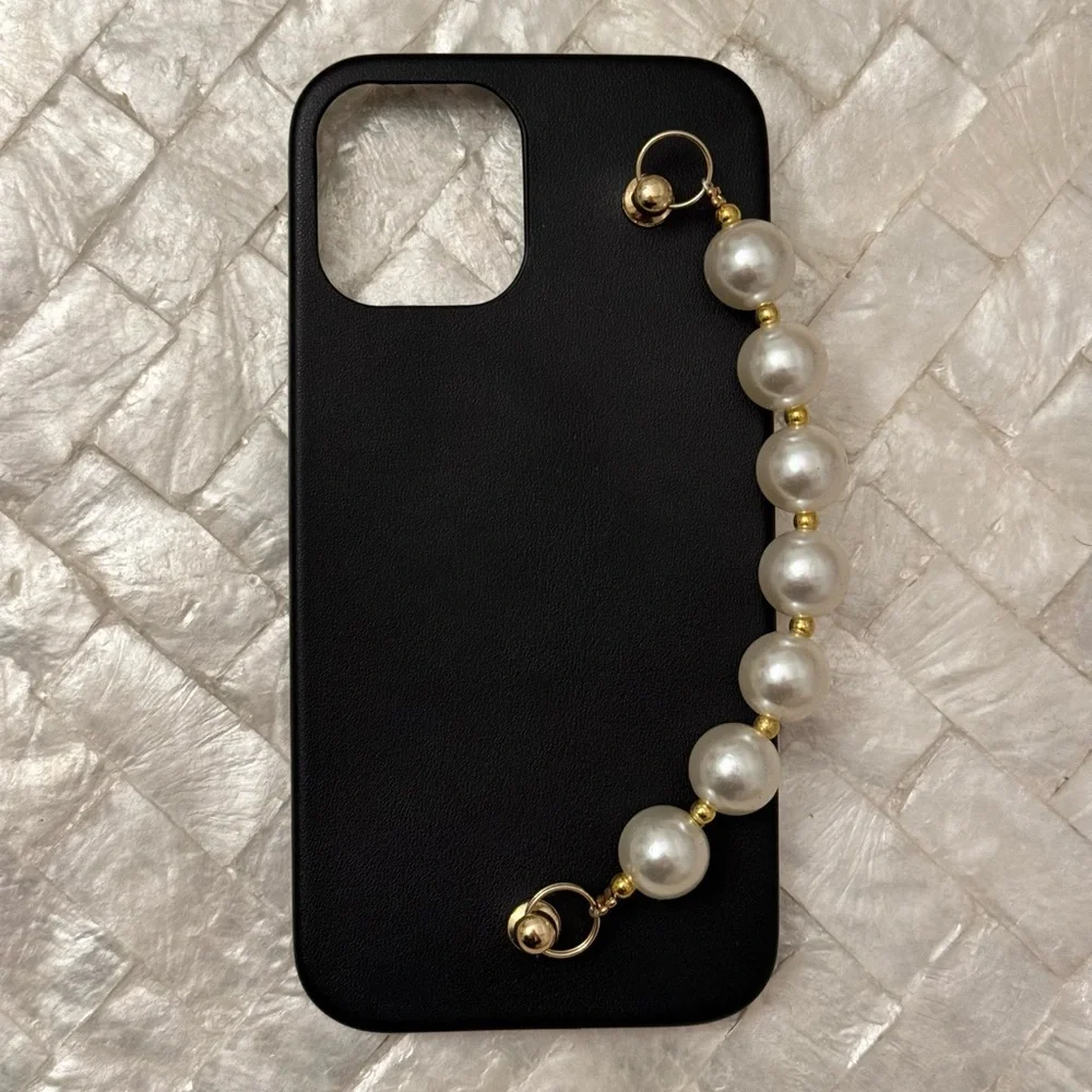 Iphone 12/12 pro pearl beaded handle phone case